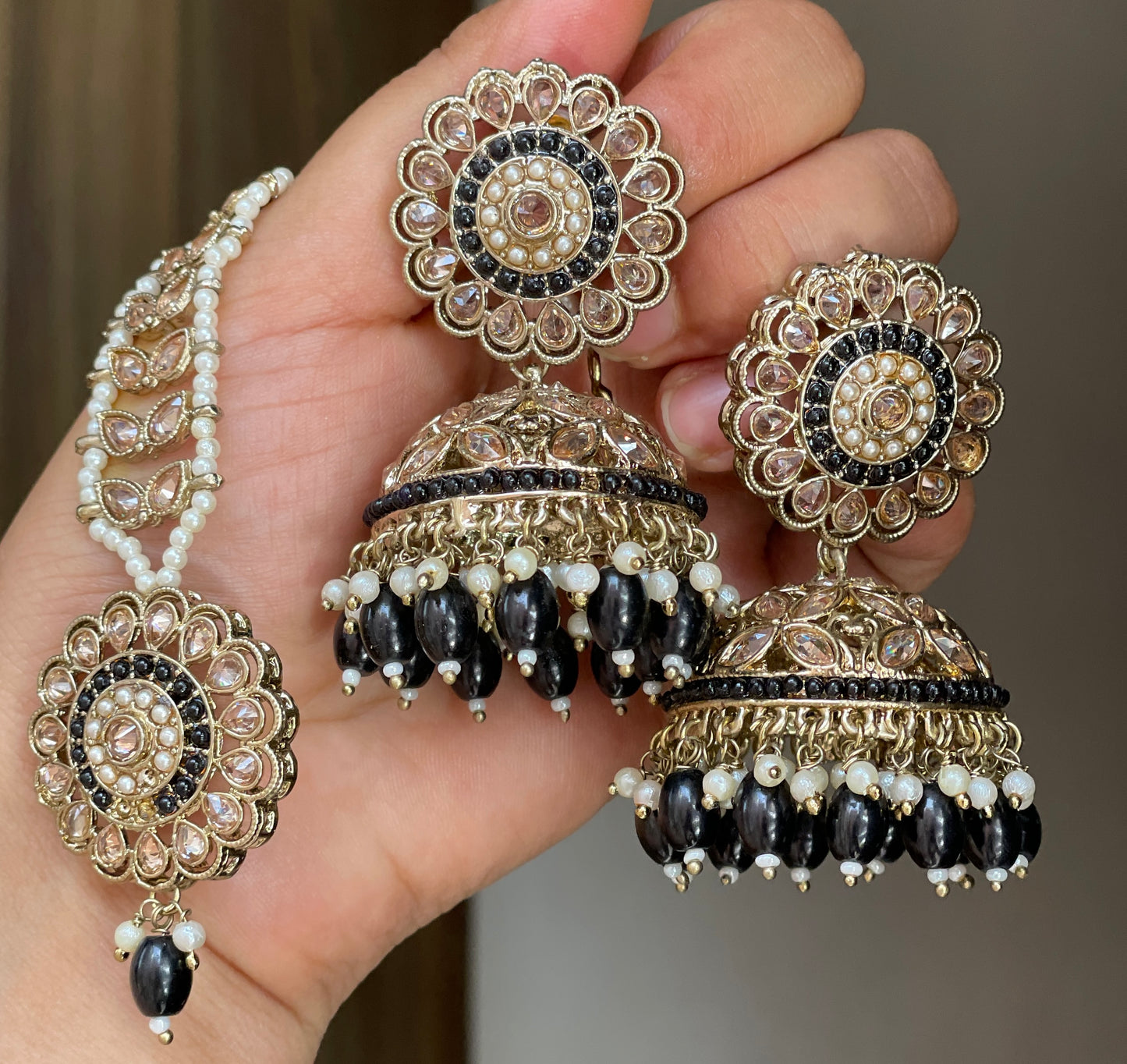 Manya Jhumka tikka